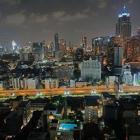 Affordable Serviced Apartments In Nana Omni Tower - Prime Sukhumvit Location 曼谷 外观 照片