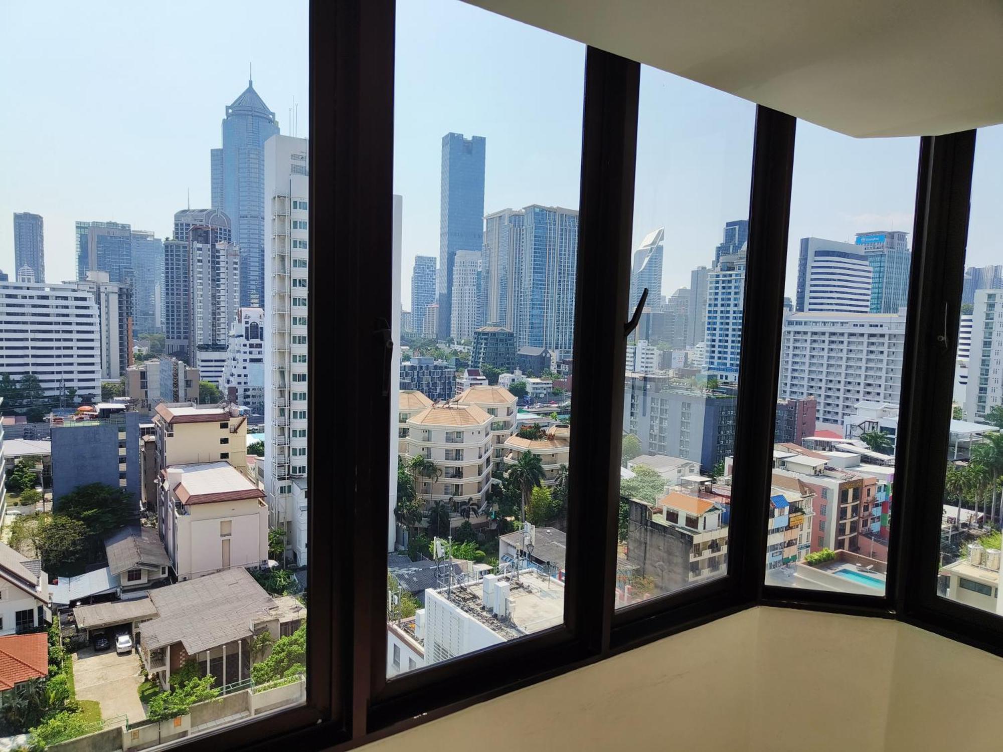 Affordable Serviced Apartments In Nana Omni Tower - Prime Sukhumvit Location 曼谷 外观 照片