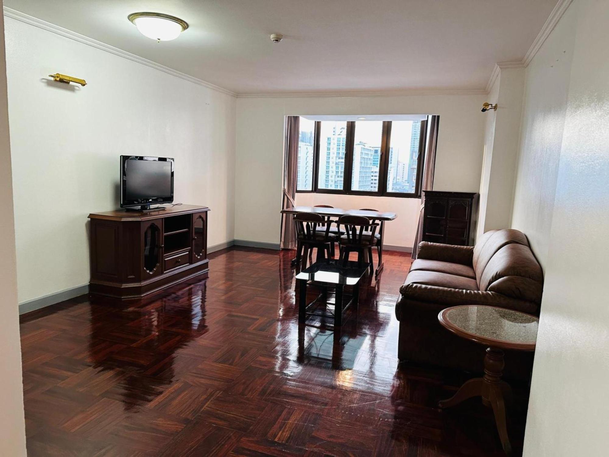 Affordable Serviced Apartments In Nana Omni Tower - Prime Sukhumvit Location 曼谷 外观 照片
