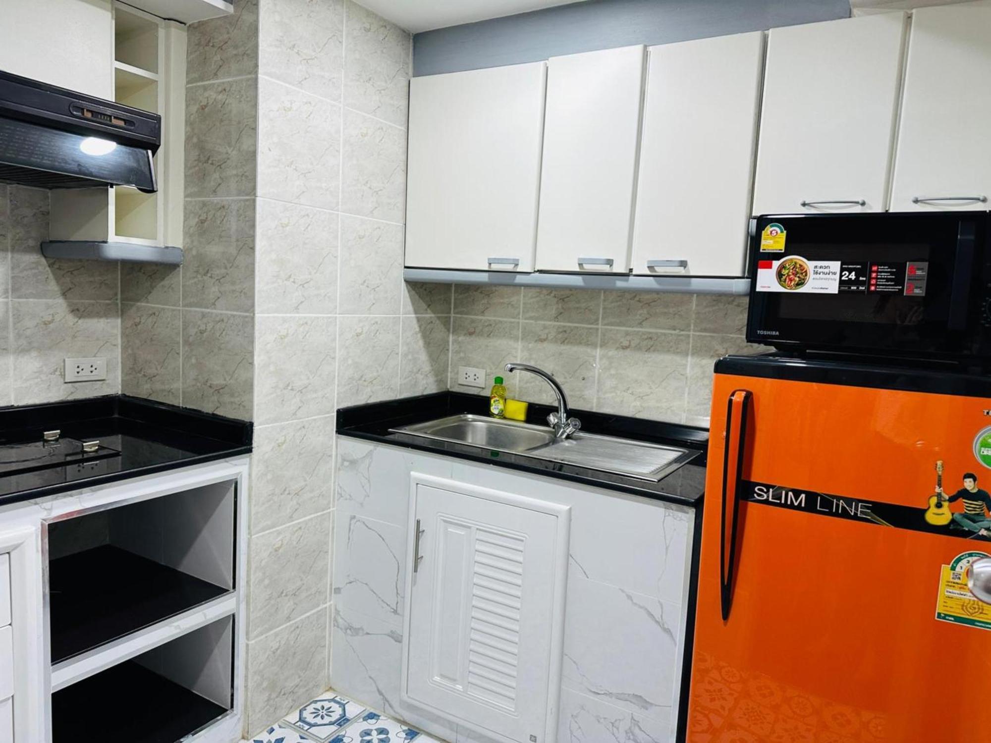 Affordable Serviced Apartments In Nana Omni Tower - Prime Sukhumvit Location 曼谷 外观 照片