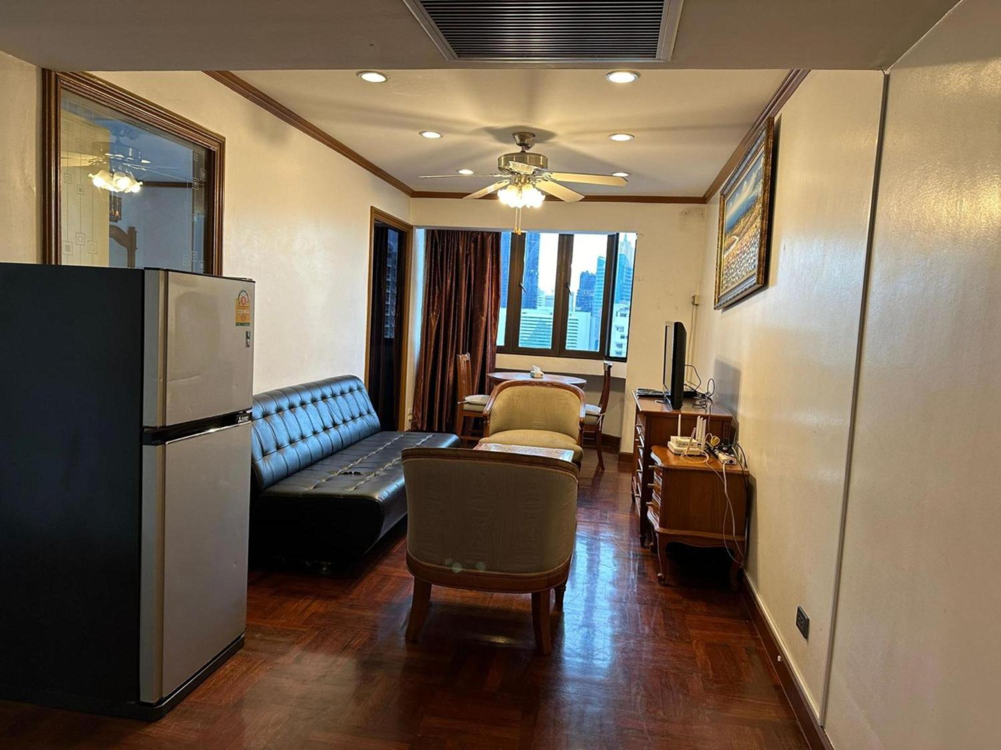 Affordable Serviced Apartments In Nana Omni Tower - Prime Sukhumvit Location 曼谷 外观 照片