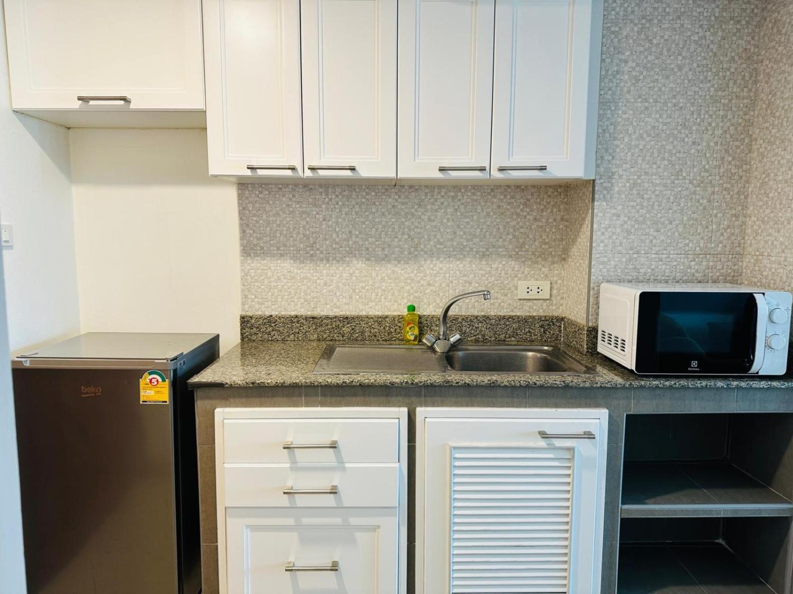 Affordable Serviced Apartments In Nana Omni Tower - Prime Sukhumvit Location 曼谷 外观 照片
