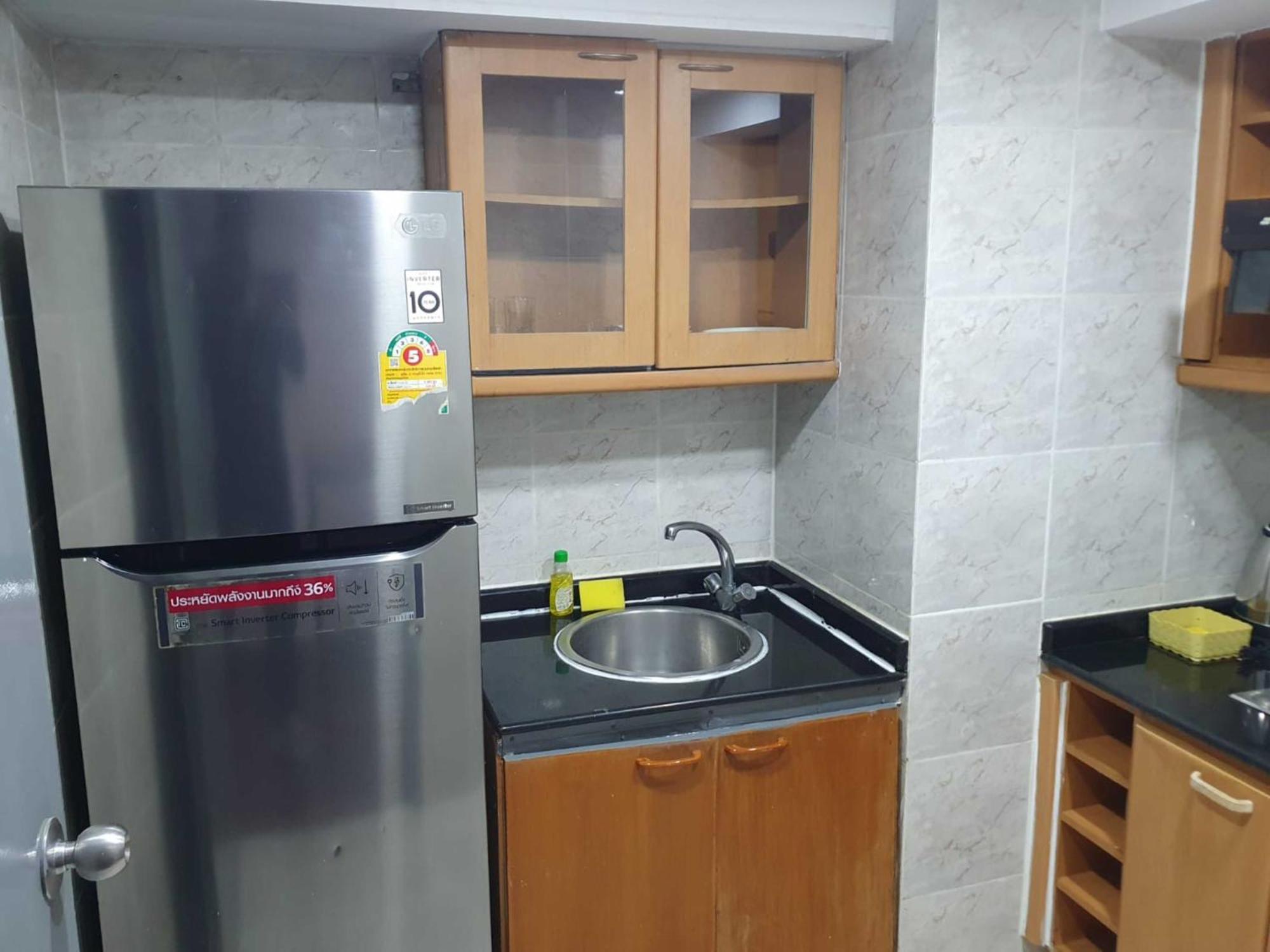 Affordable Serviced Apartments In Nana Omni Tower - Prime Sukhumvit Location 曼谷 外观 照片