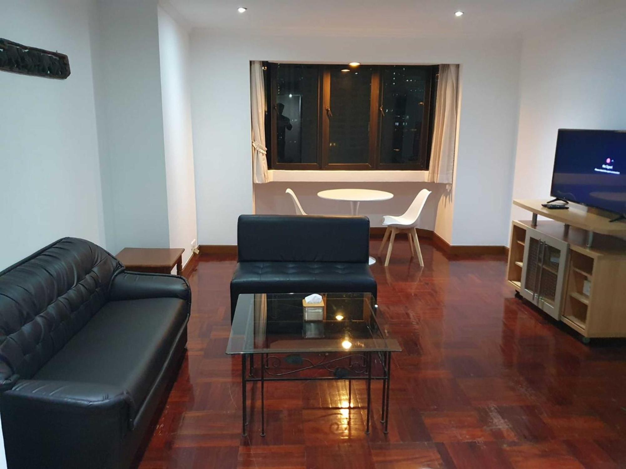 Affordable Serviced Apartments In Nana Omni Tower - Prime Sukhumvit Location 曼谷 外观 照片