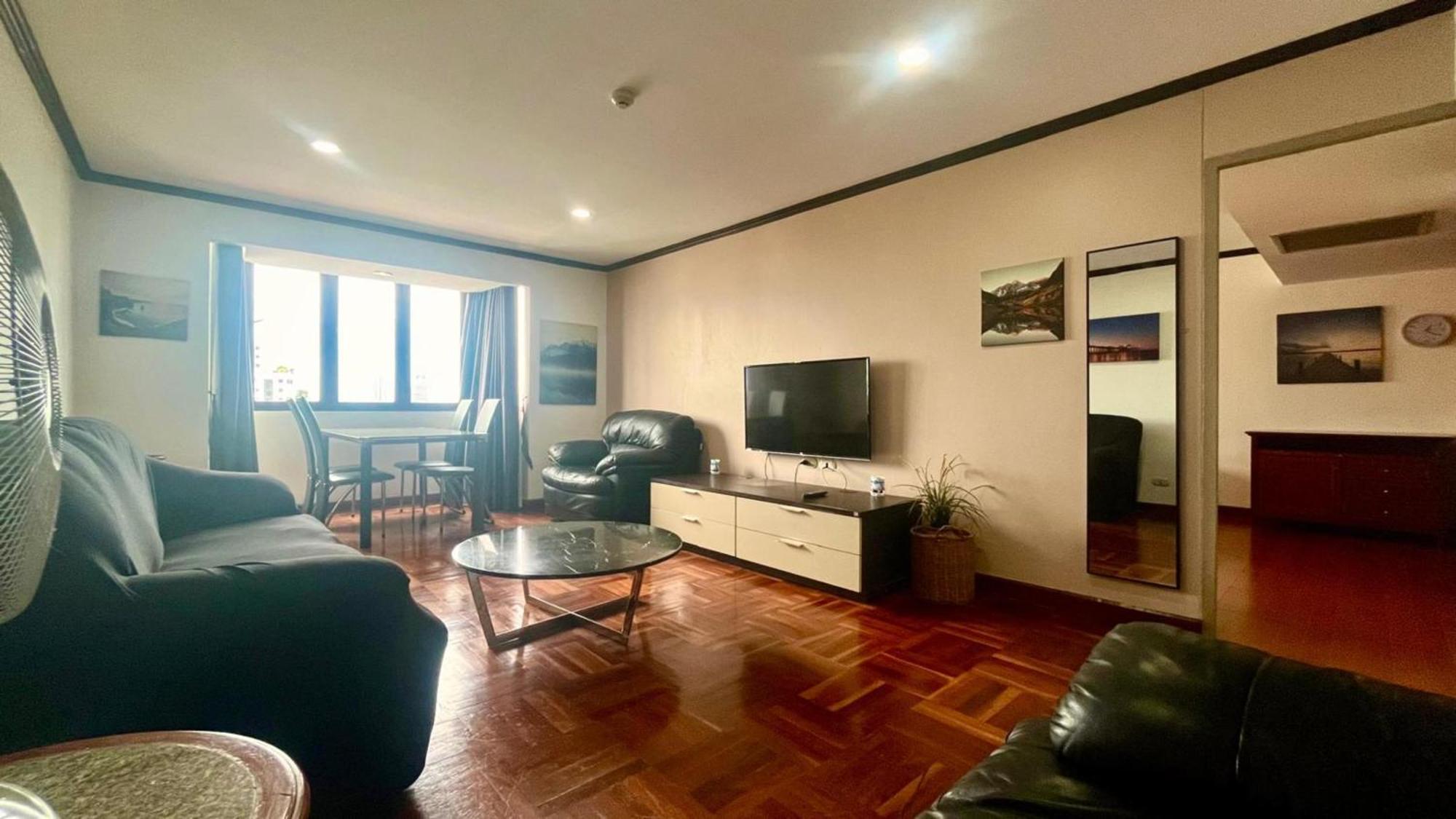 Affordable Serviced Apartments In Nana Omni Tower - Prime Sukhumvit Location 曼谷 外观 照片