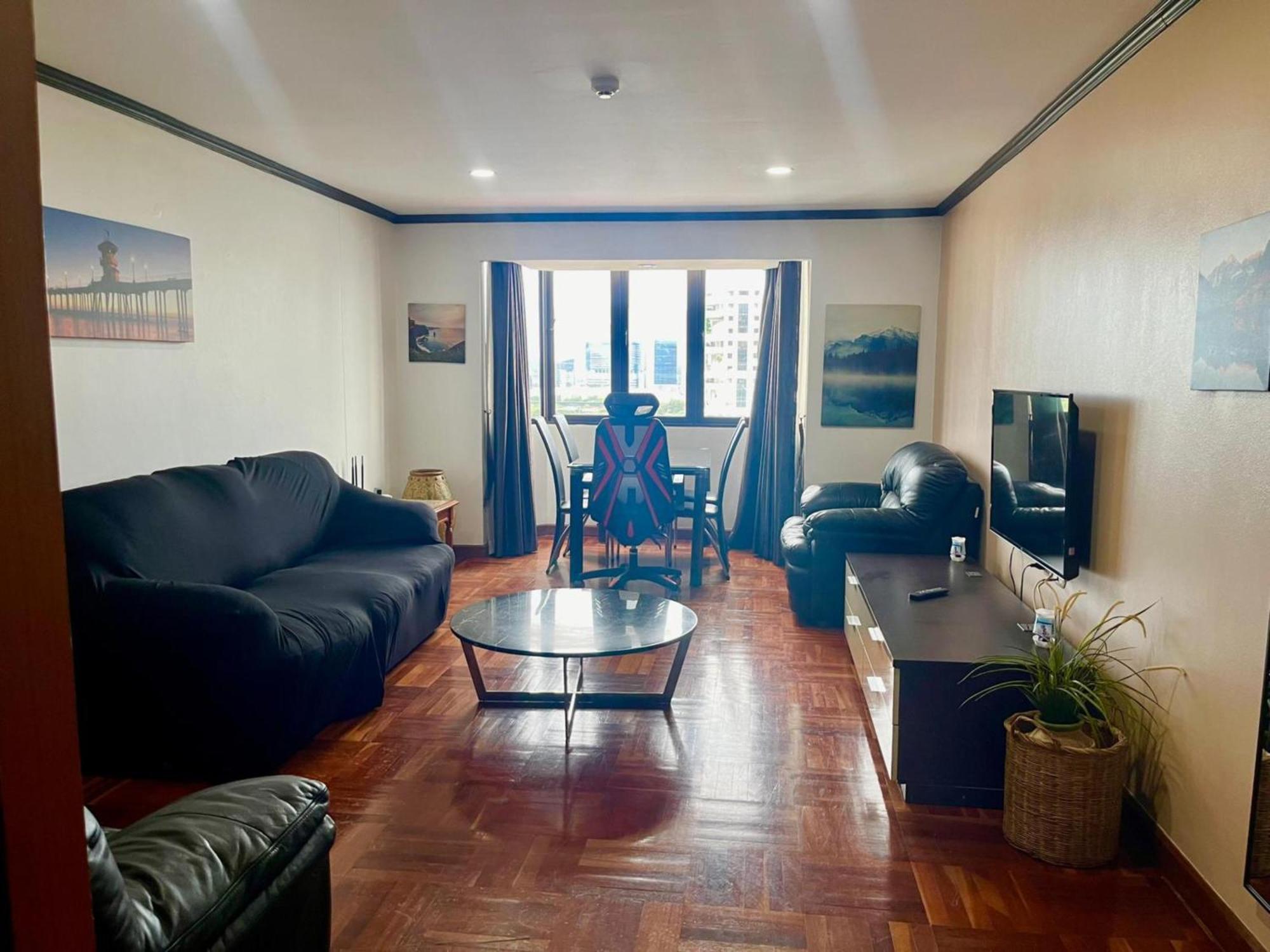 Affordable Serviced Apartments In Nana Omni Tower - Prime Sukhumvit Location 曼谷 外观 照片